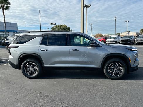 New 2026 Chevrolet Traverse LT w/ Driver Confidence Package image 3