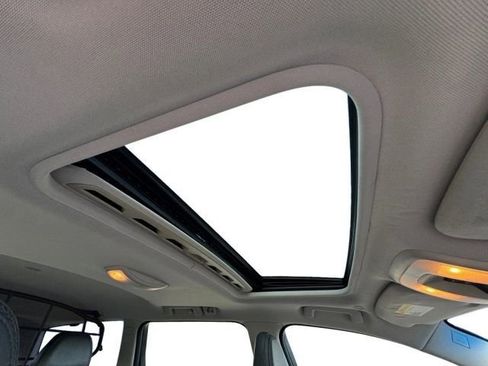 Used 2011 Volvo XC70 3.2 image 19