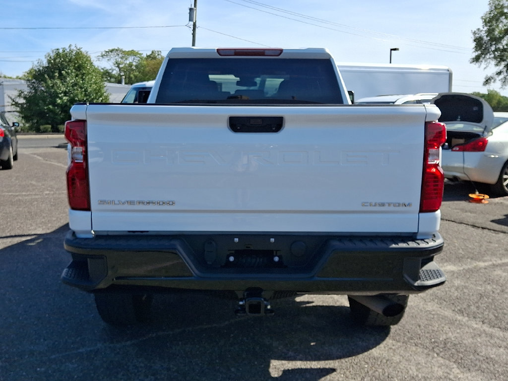 Used 2024 Chevrolet Silverado 2500 Custom w/ Custom Value Package AWD/4WD image 10