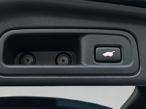 Used 2018 Honda Pilot Touring image 38