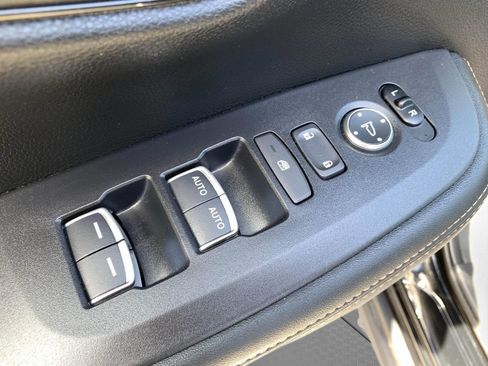 Used 2025 Honda HR-V Sport image 12