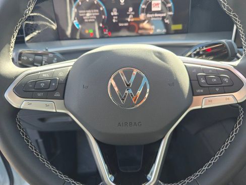 New 2026 Volkswagen Tiguan SE AWD/4WD image 29
