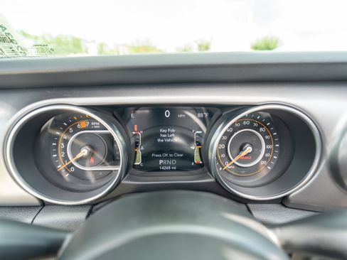 Used 2023 Jeep Wrangler Sport AWD/4WD image 19