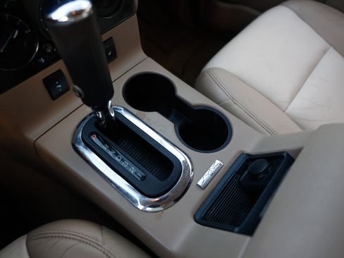 Used 2010 Ford Explorer XLT image 35