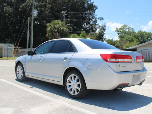 Used 2010 Lincoln MKZ FWD image 3