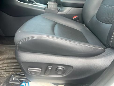 Used 2023 Toyota RAV4 Limited AWD/4WD image 22