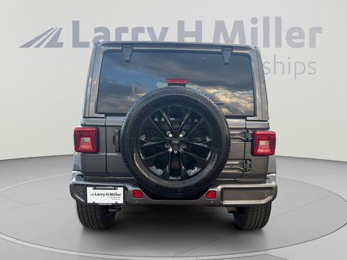 Used 2021 Jeep Wrangler Unlimited Sahara AWD/4WD image 4