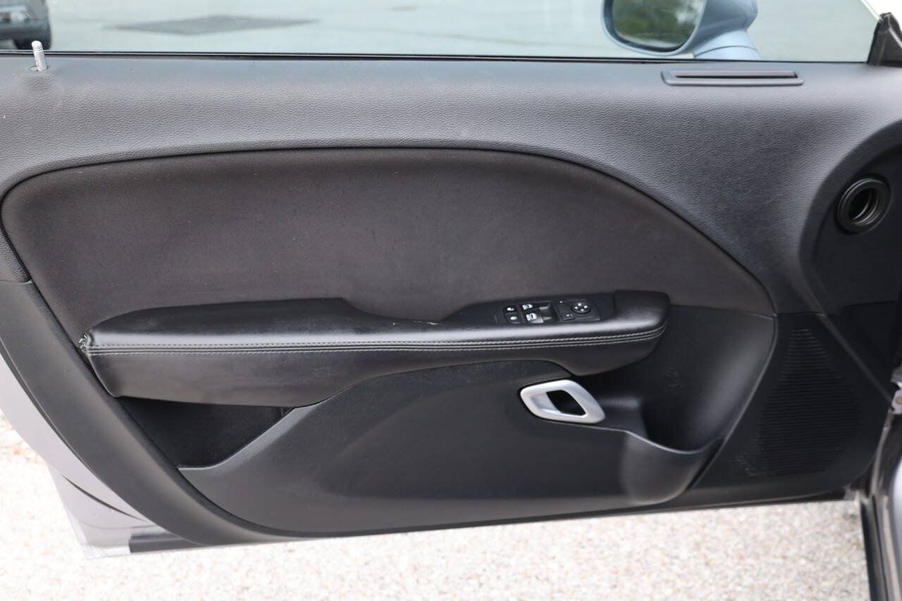 Used 2017 Dodge Challenger R/T RWD image 12