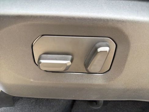 Used 2025 Jeep Wrangler Unlimited Rubicon image 13