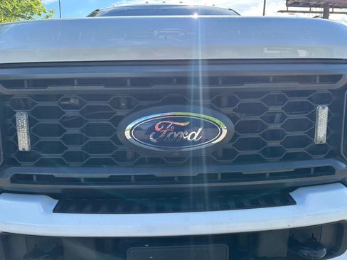 Used 2023 Ford F250 XL w/ STX Appearance Package AWD/4WD image 7