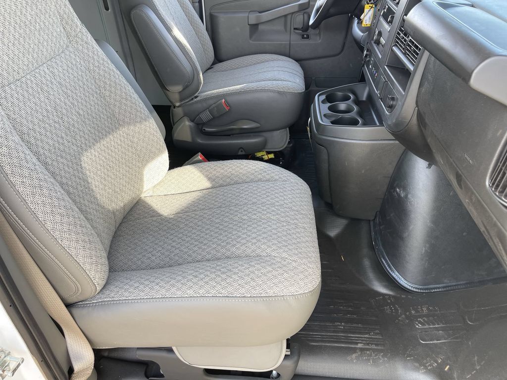 New 2025 GMC Savana 2500 Extended w/ Driver Convenience Package RWD image 27