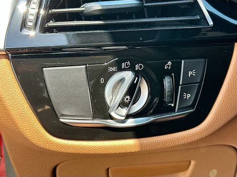 Certified 2023 BMW 530e w/ Premium Package RWD image 10