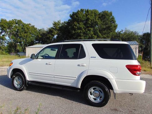 Used 2005 Toyota Sequoia SR5 image 6