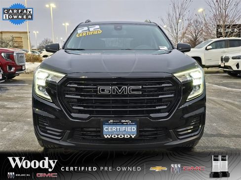 Certified 2022 GMC Terrain SLE w/ Driver Convenience Package image 3