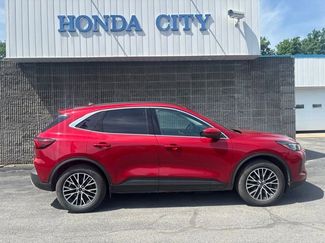 Used 2023 Ford Escape SE w/ PHEV Premium Package FWD video 1