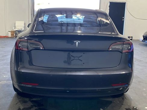 Used 2017 Tesla Model 3 image 3