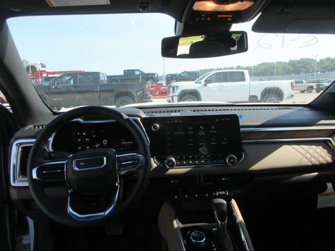 New 2026 GMC Canyon Denali AWD/4WD image 16