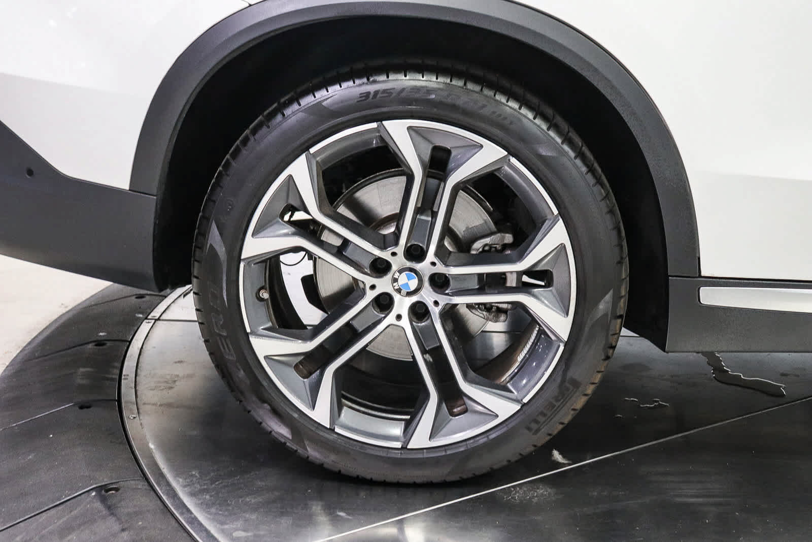Used 2025 BMW X5 sDrive40i w/ Executive Package RWD image 10