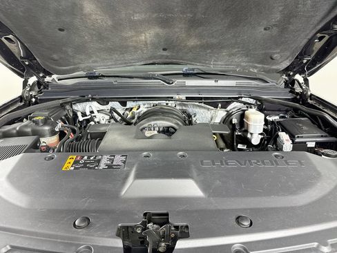 Used 2018 Chevrolet Suburban LS AWD/4WD image 32