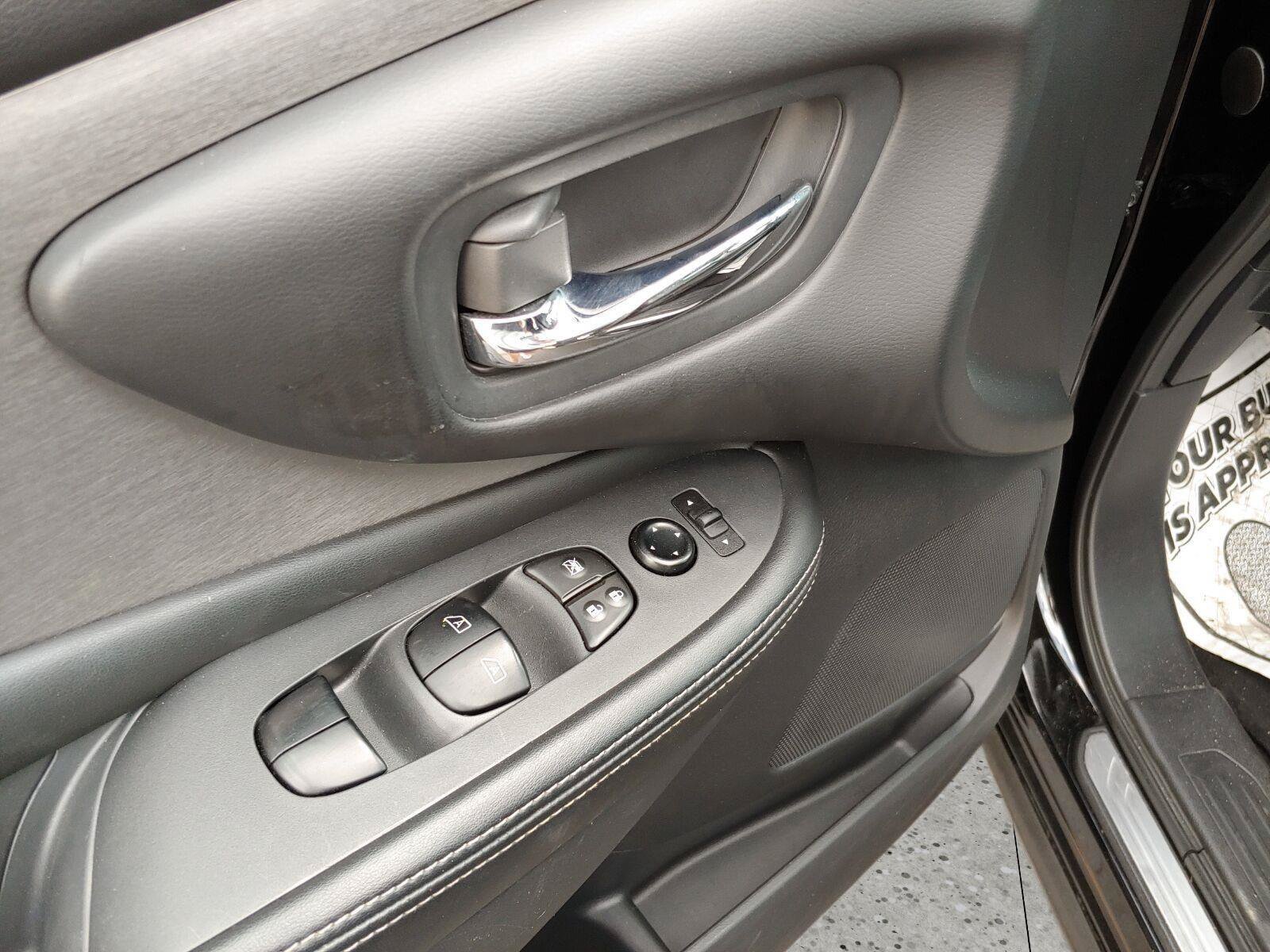 Used 2023 Nissan Murano SV AWD/4WD image 12