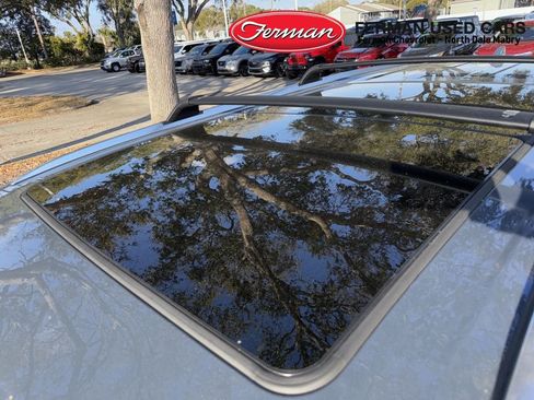 Used 2025 Toyota Grand Highlander AWD image 9