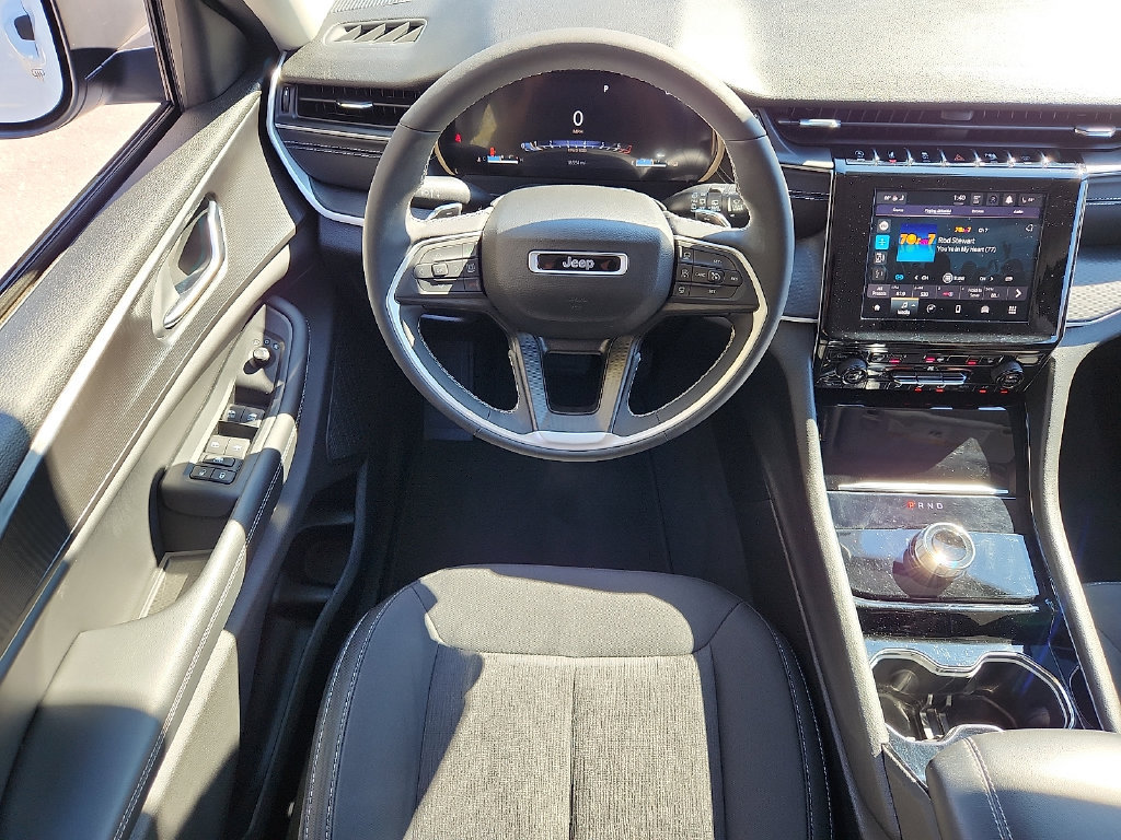 Used 2023 Jeep Grand Cherokee L Laredo w/ Luxury Tech Group I RWD image 12