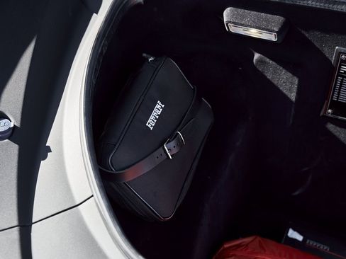 Used 2022 Ferrari F8 Tributo image 17