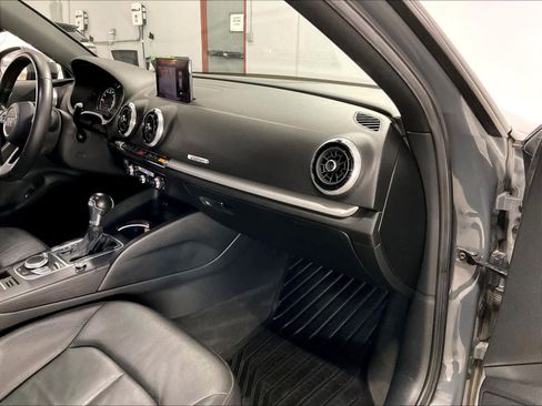 Used 2017 Audi A3 e-tron Premium image 17