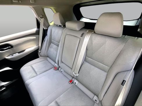 Certified 2025 Nissan Rogue SV FWD image 18