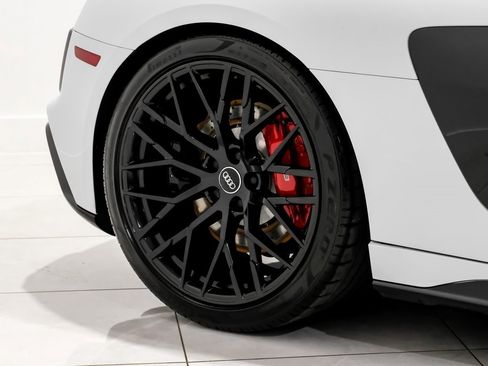 Used 2020 Audi R8 V10 w/ 20" Wheel Package image 45