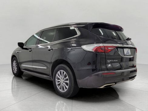 Used 2023 Buick Enclave Essence w/ LPO, Luxury Package image 20