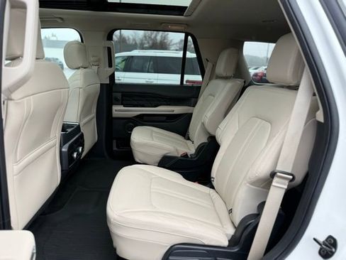 Certified 2022 Ford Expedition Platinum image 19