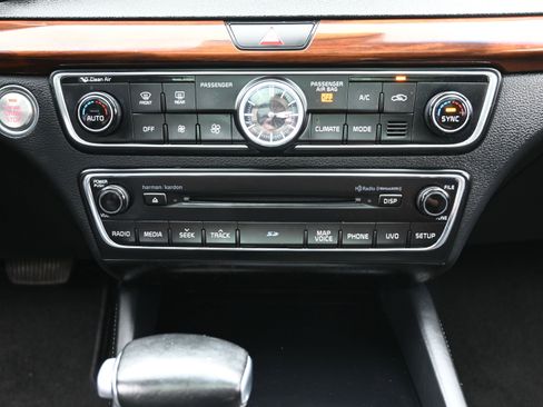 Used 2018 Kia Cadenza Technology image 35