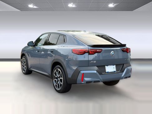 Used 2026 BMW X2 xDrive28i AWD/4WD image 3