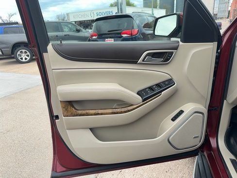 Used 2016 GMC Yukon XL Denali w/ Open Road Package AWD/4WD image 10