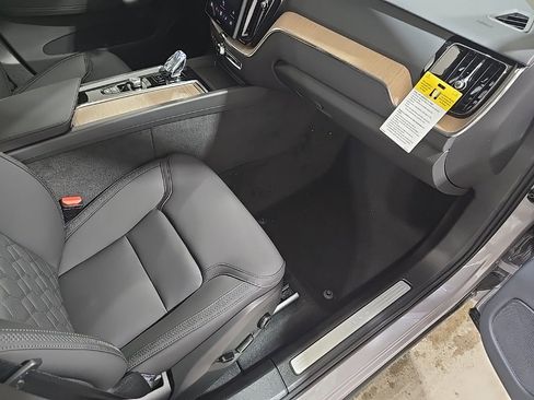 New 2026 Volvo XC60 B5 Plus w/ Protection Package Premier image 22