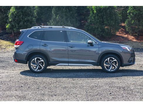 Used 2022 Subaru Forester Touring image 11