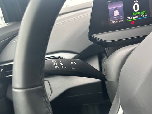 Used 2024 Volkswagen ID.4 2WD image 23