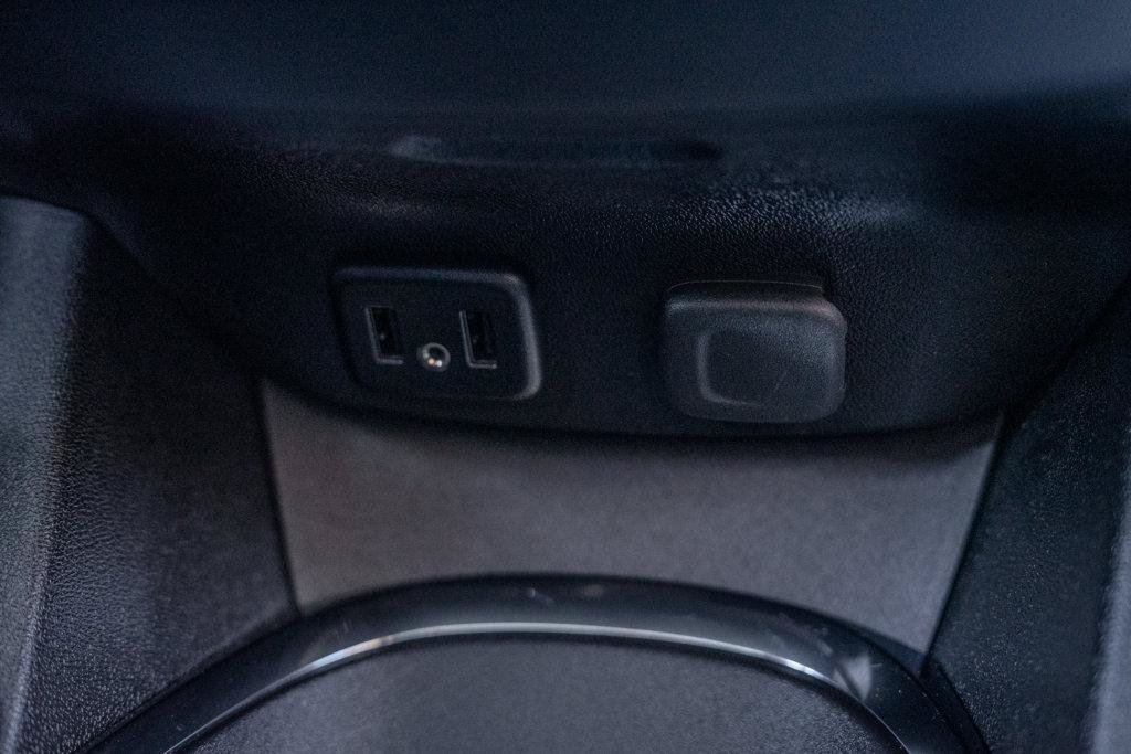 Used 2016 Chevrolet Malibu Premier FWD image 32