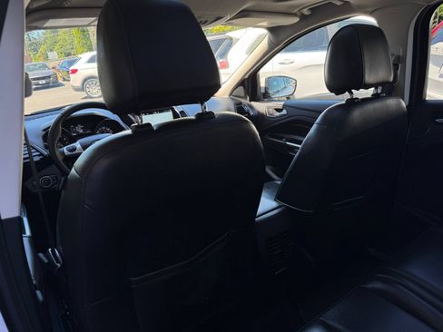 Used 2016 Ford Escape Titanium w/ Canadian Touring Package AWD/4WD image 16