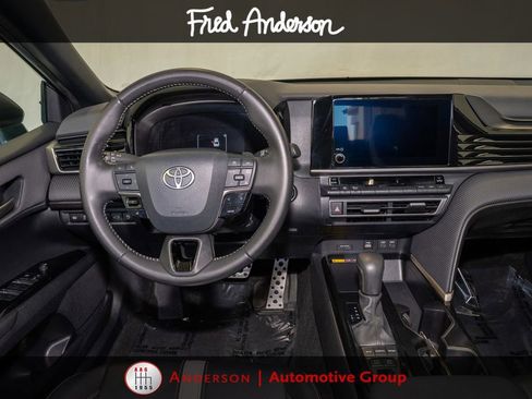 Used 2025 Toyota Camry SE FWD image 6