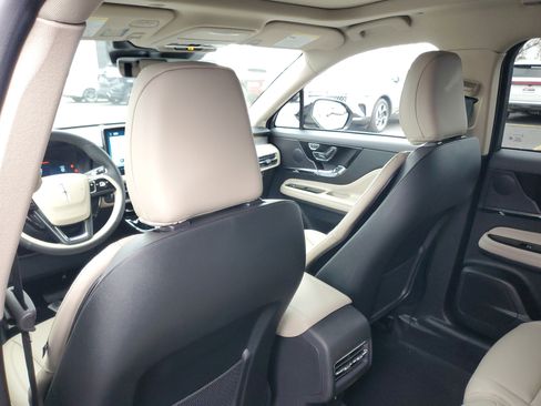 New 2026 Lincoln Corsair Premiere image 26