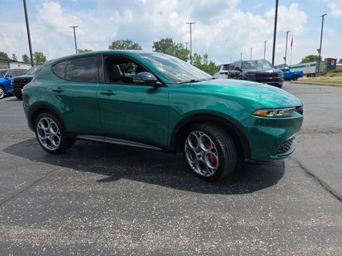 Used 2025 Alfa Romeo Tonale w/ Premium Package AWD/4WD image 7