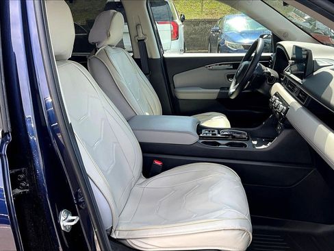 Used 2025 Honda Pilot EX-L image 7