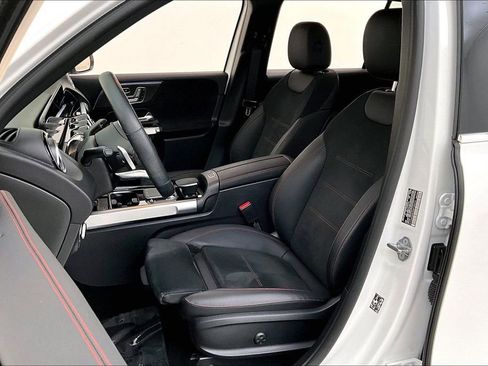 Used 2022 Mercedes-Benz GLB 35 AMG 4MATIC image 29