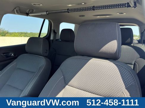 Used 2023 GMC Acadia SLE w/ Driver Convenience Package FWD image 14