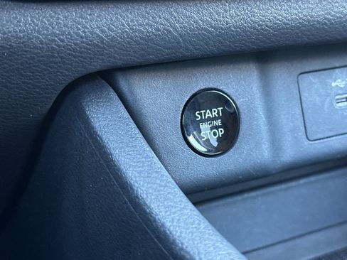Used 2025 Nissan Rogue SV FWD image 25