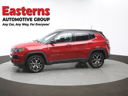 Used 2025 Jeep Compass Limited AWD/4WD image 59