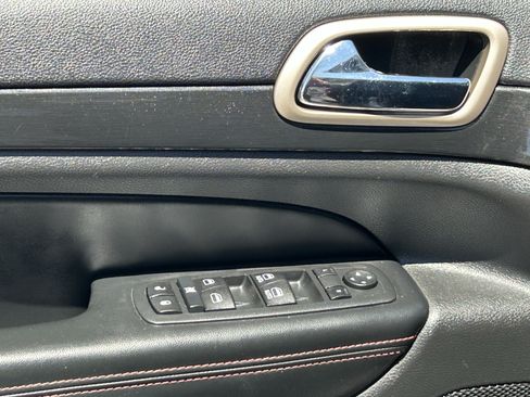 Used 2017 Jeep Grand Cherokee Laredo 75th Anniversary RWD image 19