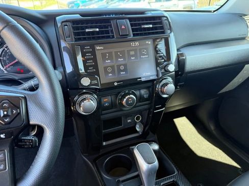 Used 2022 Toyota 4Runner TRD Off-Road image 17